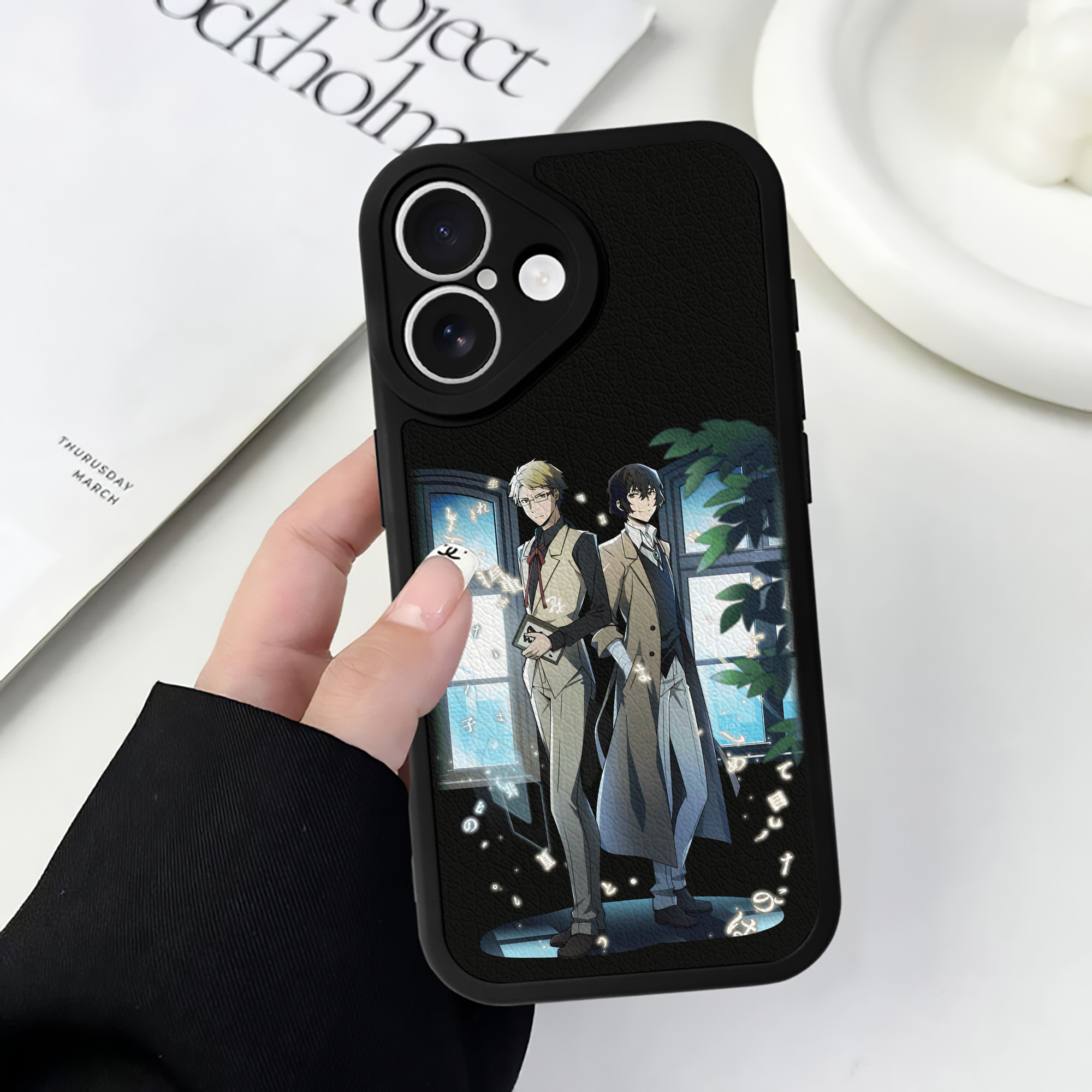 （画像用） 文豪ストレイドッグス Bungo Stray Dogs 【iPhone 16シリーズ対応】シリコンスマホケース（レザー調） 材質：シリコン